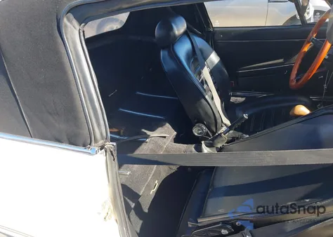 1985 Alfa Romeo Veloce 2000 Spider z USA, uszkodzony, nr VIN ZARBA5419F1023274